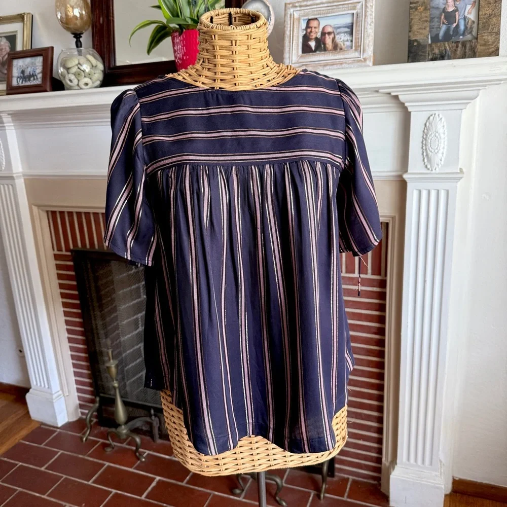 Anthropologie Cameron tie sleeve metallic accent chic top XS
